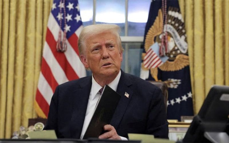 DOJ Lawyers Flee En Masse Amid Trump Policy Defense Crisis