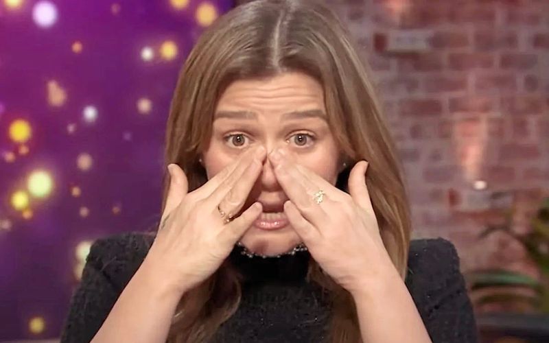 Kelly Clarkson Cancels Vegas Shows Amid Alarming Exhaustion Concerns
