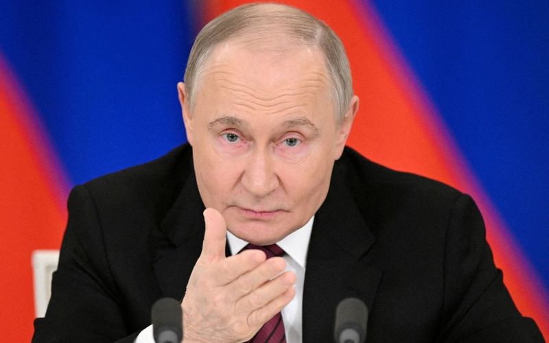 Trump's Disturbing Shift: Putin's Sweet Talk Manipulates Perceptions