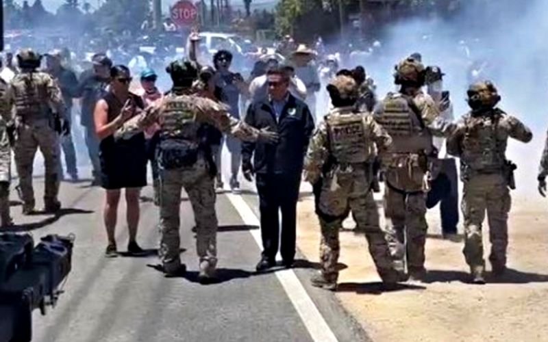 DHS: Congressman Allegedly Provoked Mob Against ICE Agent